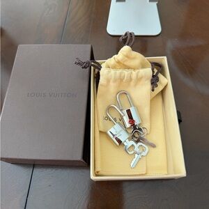 Louis Vuitton Silver and Red Key Holder Set